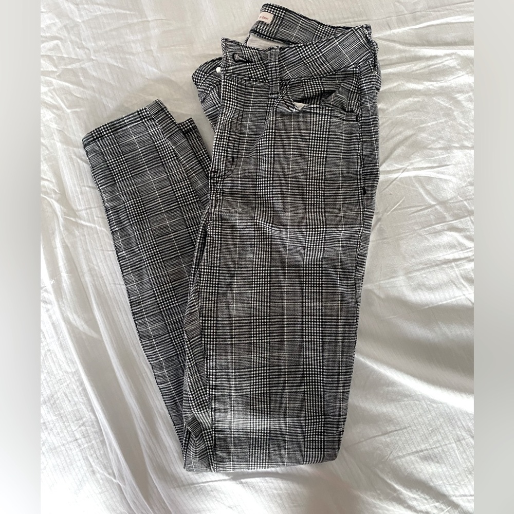 SO high rise jeggings plaid black & white